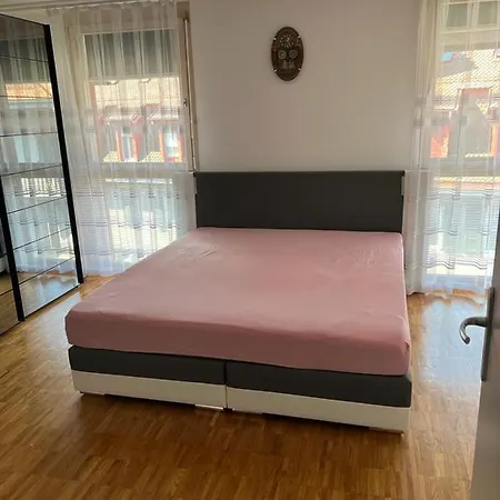 Furnished 4 Bedroom Duplex Apt 10 Mins Walking Distance To Jazz Festival *