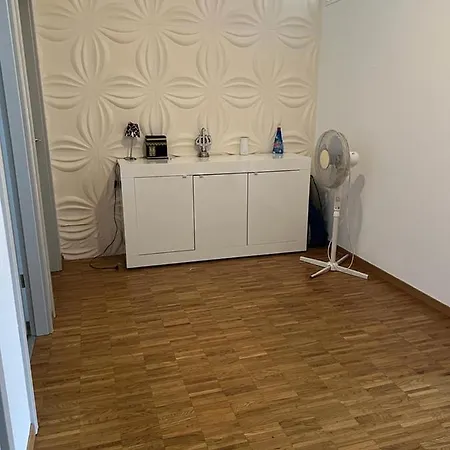 Furnished 4 Bedroom Duplex Apt 10 Mins Walking Distance To Jazz Festival